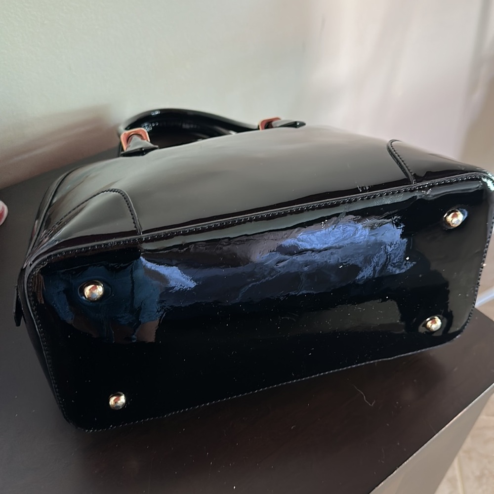 A purse - Picture 13 of 13